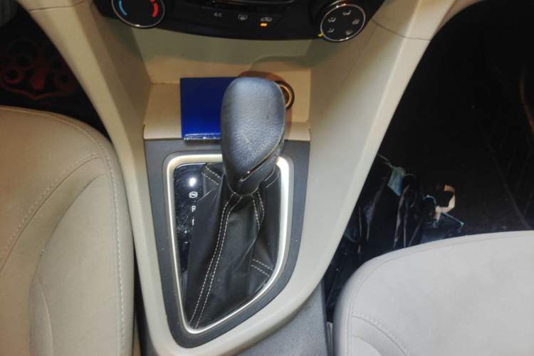 Used Buick GT 2015 15N Automatic Elite Version Gear Lever