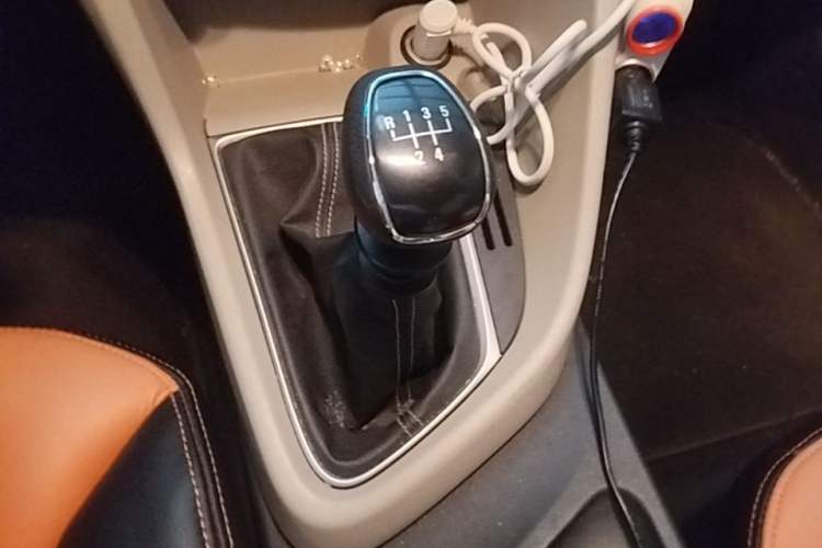 Used Buick GT 2015 15N Manual Elite Edition Gear Lever
