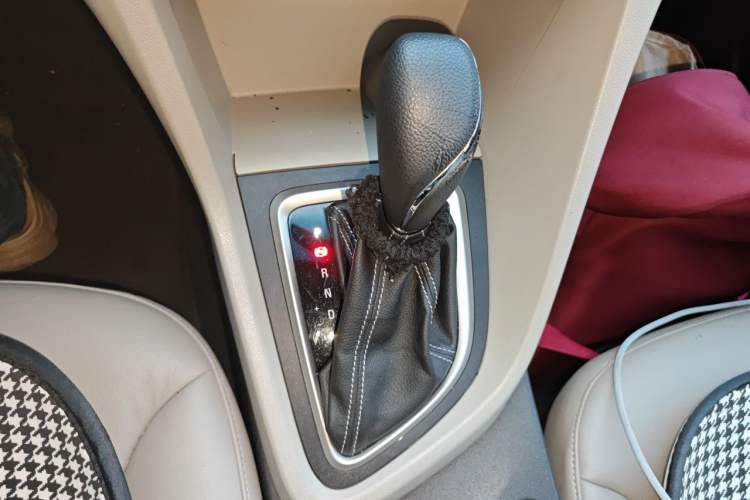 Used Buick GT 2015 15N Automatic Elite Version Gear Lever