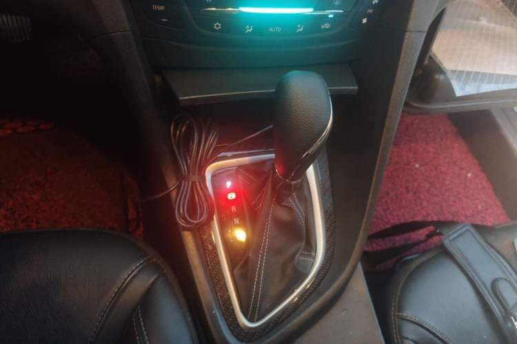 Used Buick GT 2015 15N Automatic Elite Version Gear Lever