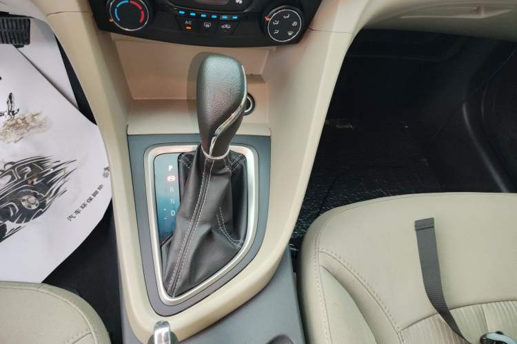 Used Buick GT 2015 15N Automatic Elite Version Gear Lever