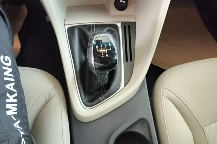 Used Buick GT 2015 15N Manual Elite Edition Gear Lever