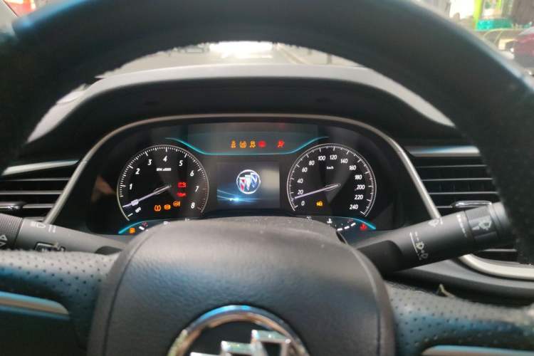 Used Buick GT 2015 15N Automatic Deluxe Edition Instrument Cluster