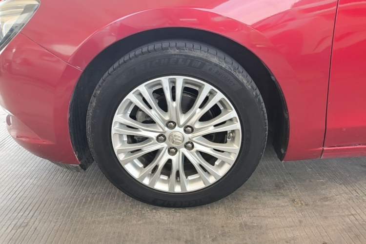 Used Buick GT 2015 15N Manual Elite Edition Left Front Wheel Hub