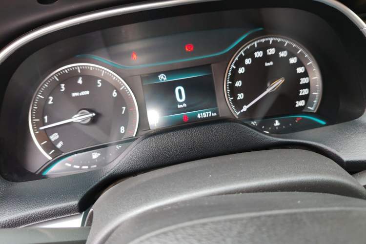 Used Buick GT 2015 15N Automatic Elite Version Odometer Close Up