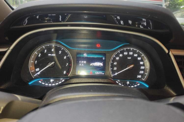Used Buick GT 2015 15N Automatic Elite Version Odometer Close Up