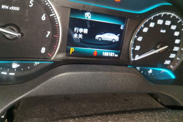 Used Buick GT 2015 18T Dual-Clutch Elite Model Odometer Close Up