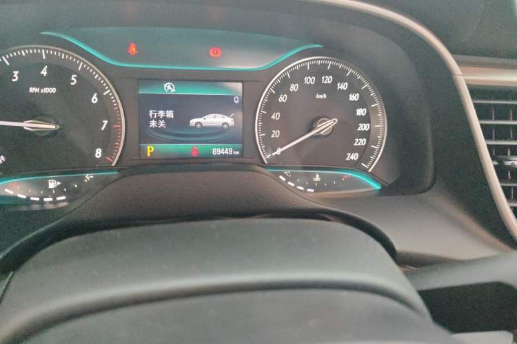 Used Buick GT 2015 15N Automatic Elite Version Odometer Close Up
