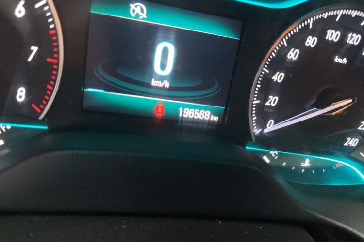 Used Buick GT 2015 15N Manual Elite Edition Odometer Close Up