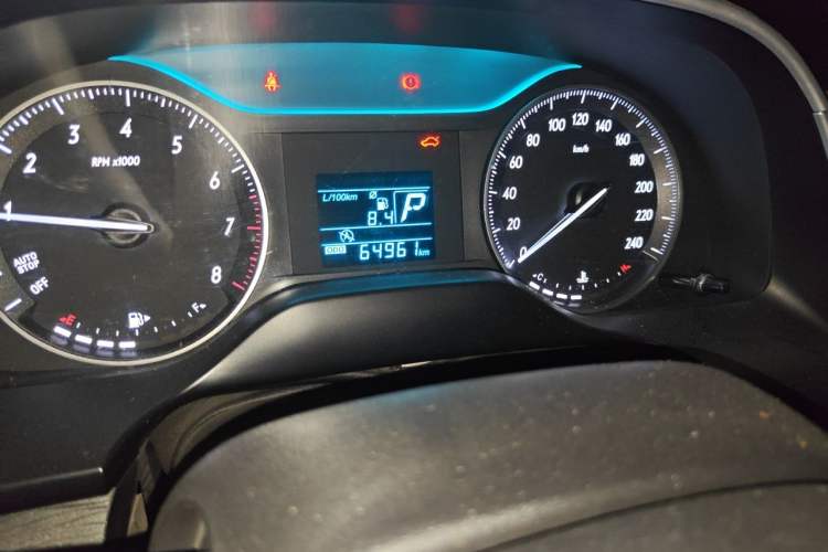 Used Buick GT 2015 15N Automatic Entry-Level Trim Odometer Close Up