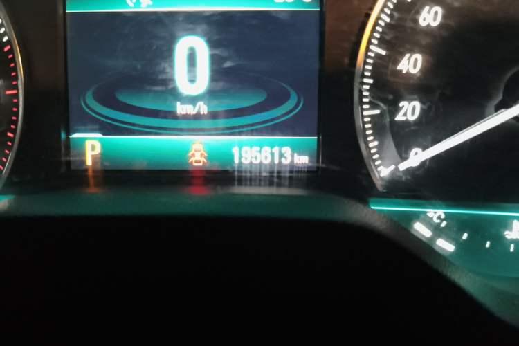 Used Buick GT 2015 15N Automatic Deluxe Edition Odometer Close Up