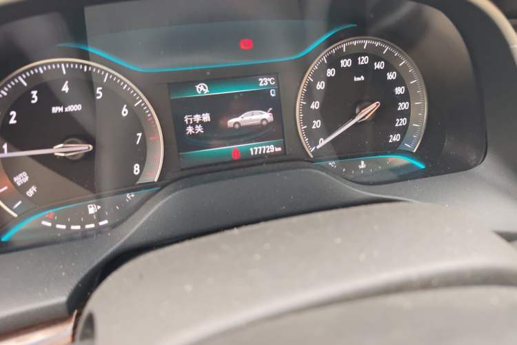 Used Buick GT 2015 15N Manual Luxury Version Odometer Close Up