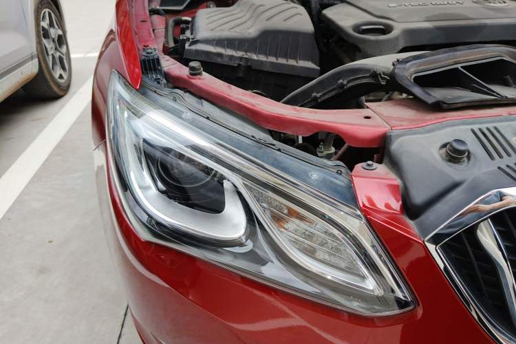 Used Buick GT 2015 15N Automatic Elite Version Right Front Headlight