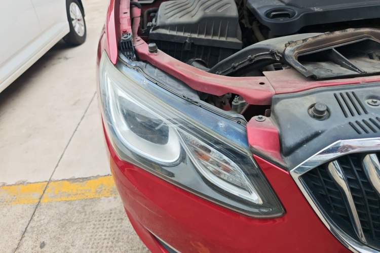 Used Buick GT 2015 15N Automatic Deluxe Edition Right Front Headlight