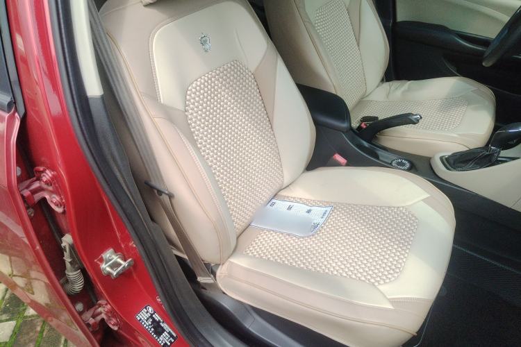 Used Buick GT 2015 15N Automatic Elite Version Right Front Seat