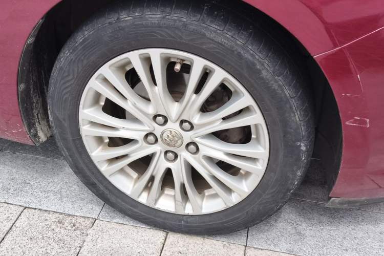 Used Buick GT 2015 15N Automatic Deluxe Edition Right Front Wheel Hub