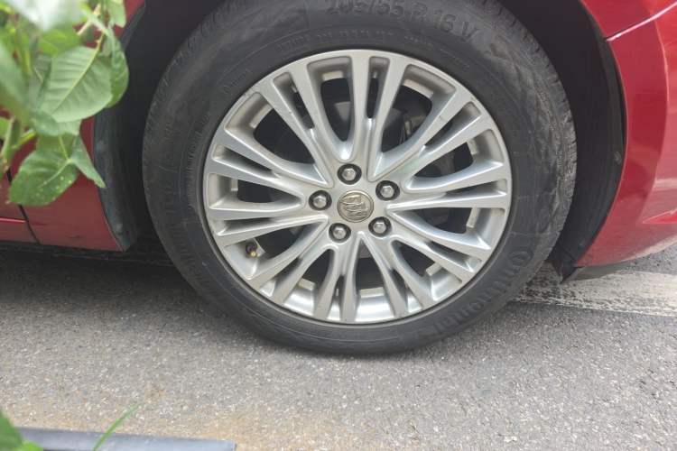 Used Buick GT 2015 15N Automatic Deluxe Edition Right Front Wheel Hub