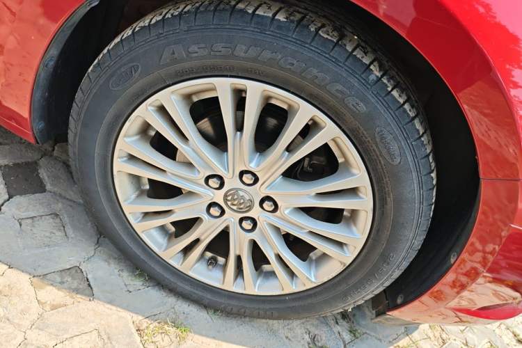 Used Buick GT 2015 15N Automatic Deluxe Edition Right Front Wheel Hub