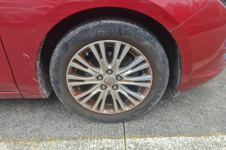 Used Buick GT 2015 15N Automatic Deluxe Edition Right Front Wheel Hub
