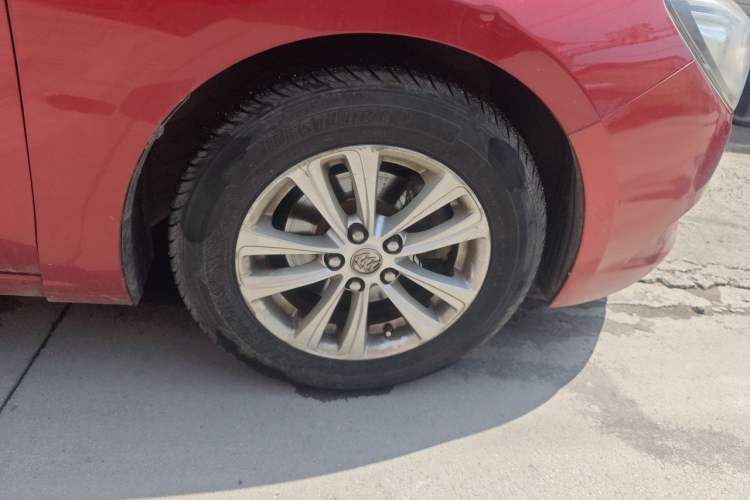 Used Buick GT 2015 15N Manual Entry-Level Trim Right Front Wheel Hub