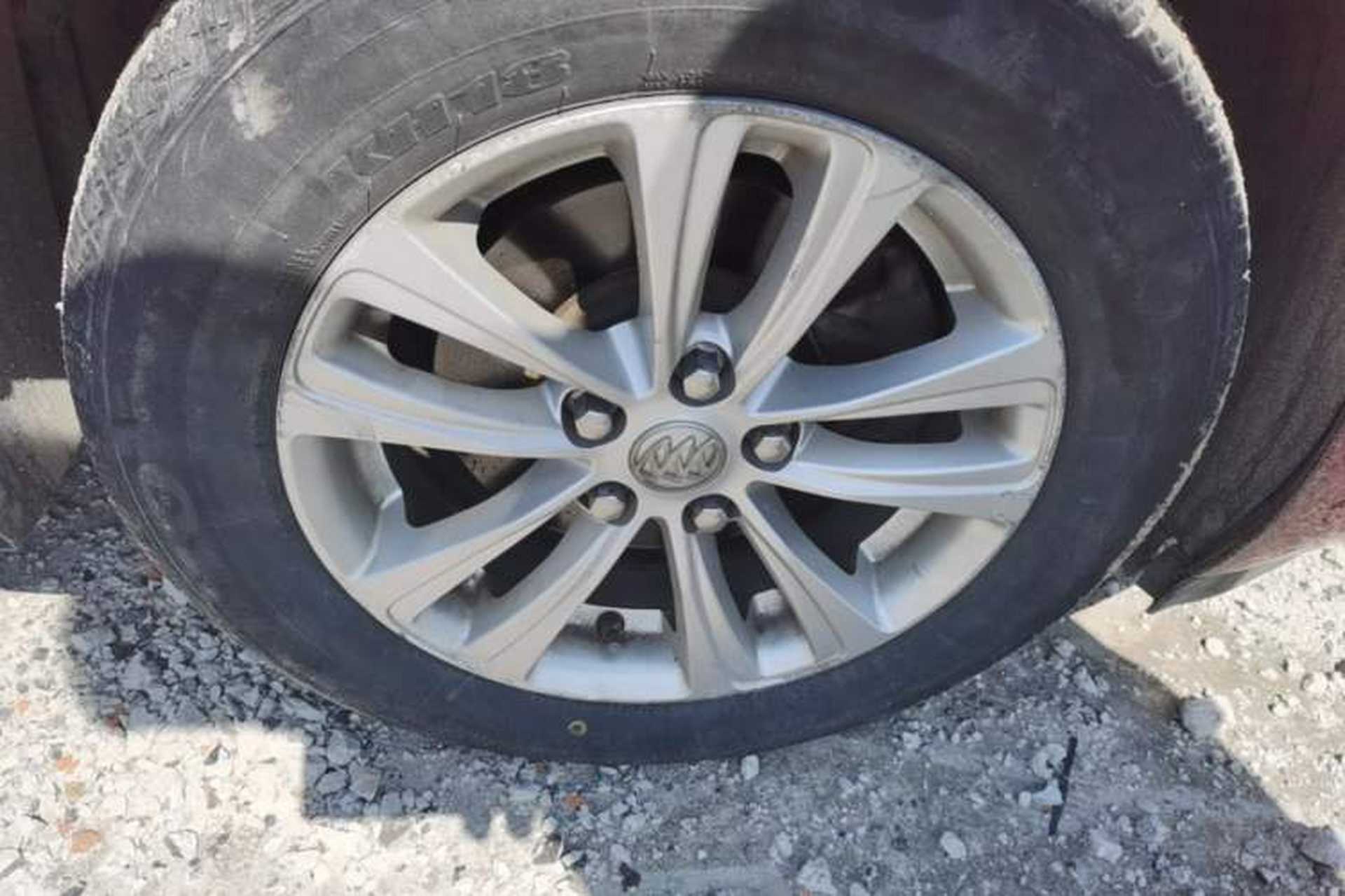 Used Buick GT 2015 15N Automatic Entry-Level Trim Right Front Wheel Hub