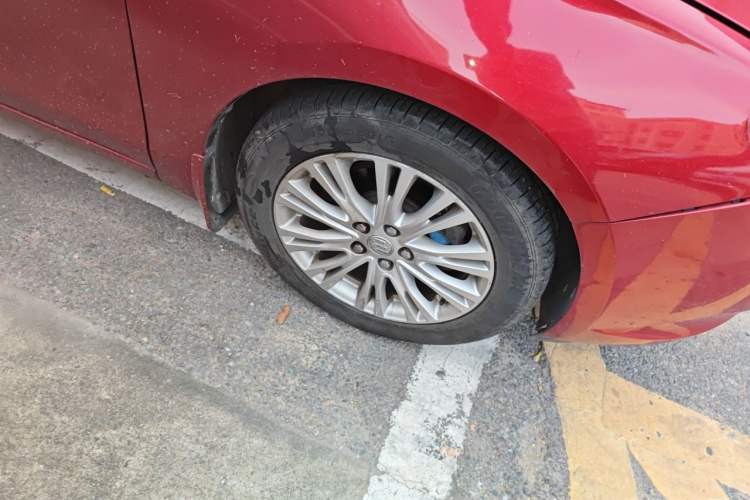 Used Buick GT 2015 15N Automatic Elite Version Right Front Wheel Hub