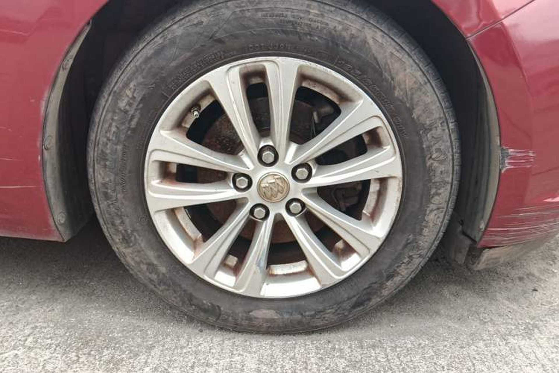 Used Buick GT 2015 15N Automatic Entry-Level Trim Right Front Wheel Hub