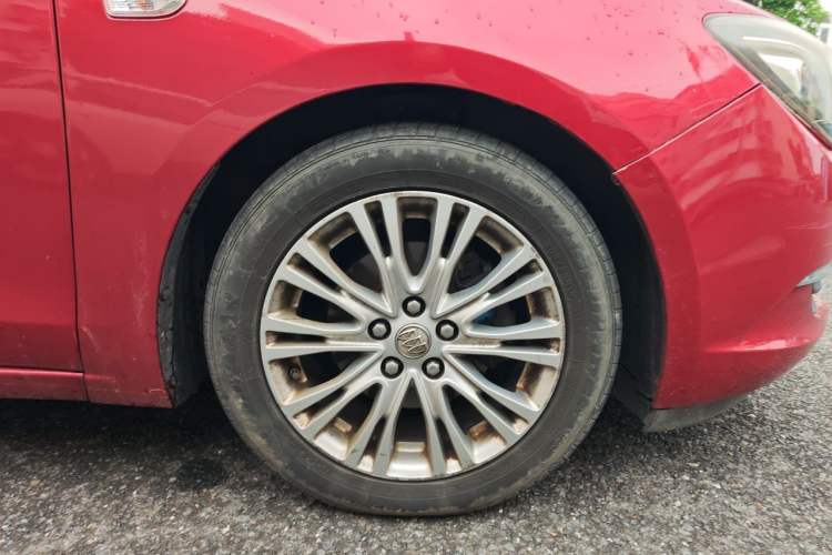 Used Buick GT 2015 15N Manual Luxury Version Right Front Wheel Hub
