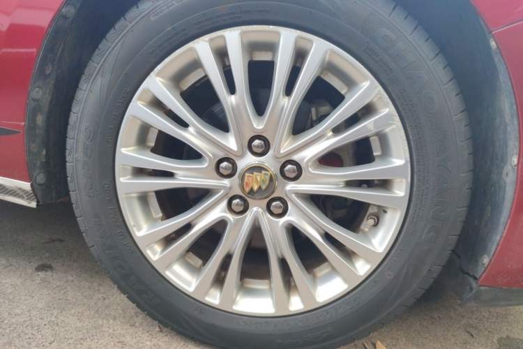Used Buick GT 2015 15N Automatic Deluxe Edition Right Front Wheel Hub