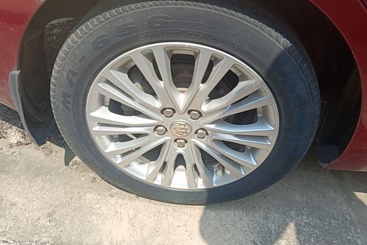 Used Buick GT 2015 15N Manual Elite Edition Right Rear Wheel Hub