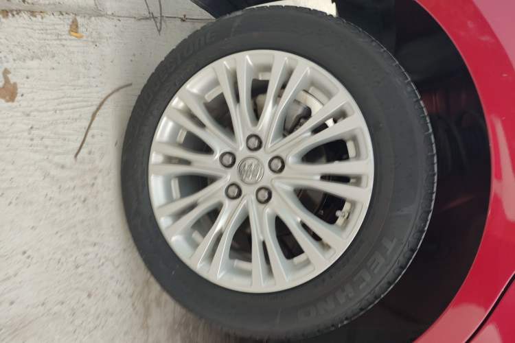 Used Buick GT 2015 15N Automatic Elite Version Right Rear Wheel Hub