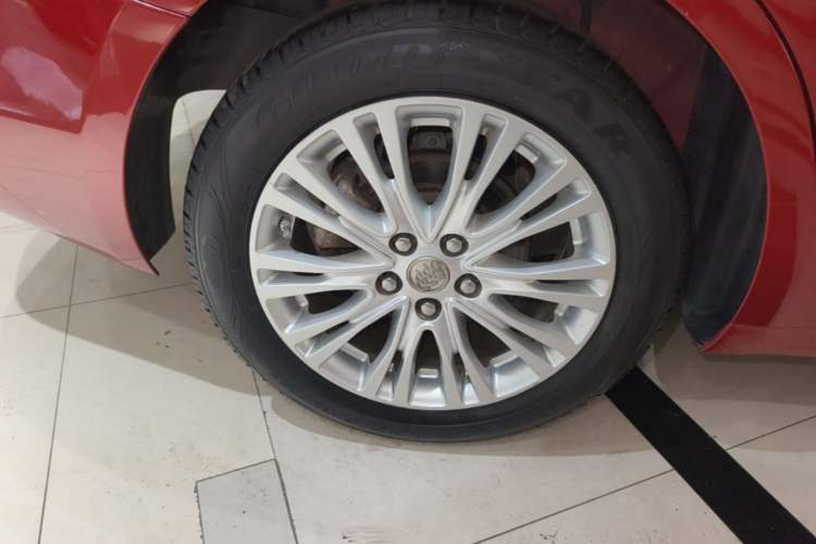 Used Buick GT 2015 15N Manual Elite Edition Right Rear Wheel Hub