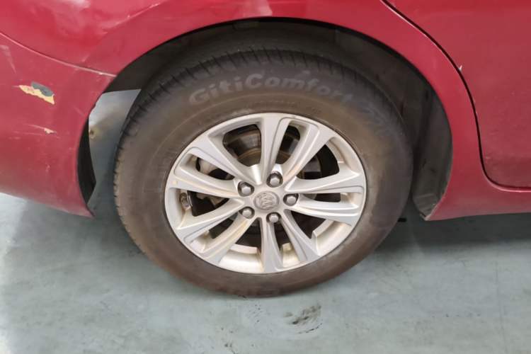 Used Buick GT 2015 15N Automatic Entry-Level Trim Right Rear Wheel Hub