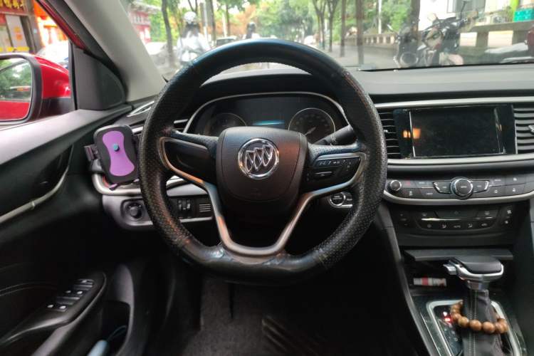 Used Buick GT 2015 15N Automatic Deluxe Edition Steering Wheel