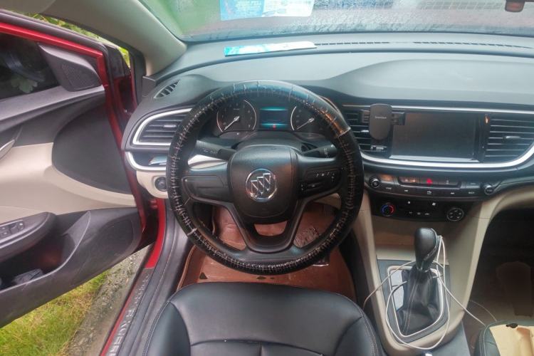 Used Buick GT 2015 15N Automatic Elite Version Steering Wheel