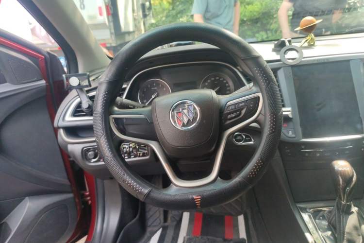 Used Buick GT 2015 15N Automatic Deluxe Edition Steering Wheel