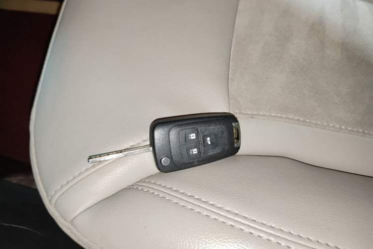 Used Buick GT 2015 15N Automatic Deluxe Edition Vehicle Key