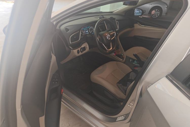 Used Buick GT 2015 15N Automatic Elite Version Driver Seat