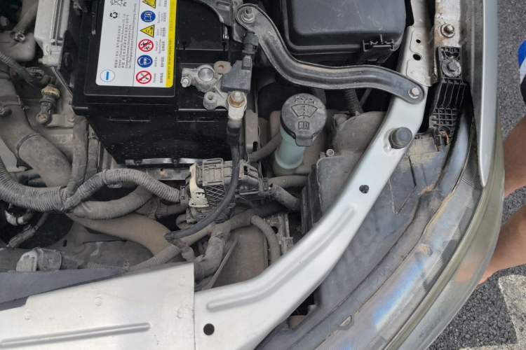 Used Buick GT 2015 15N Automatic Deluxe Edition Engine Bay Left