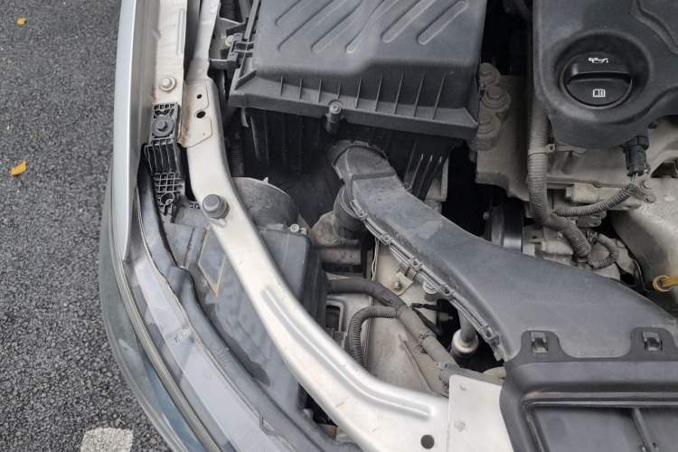 Used Buick GT 2015 15N Automatic Deluxe Edition Engine Bay Right