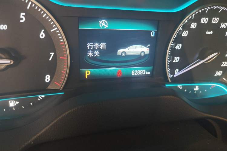 Used Buick GT 2015 15N Automatic Elite Version Odometer Close Up