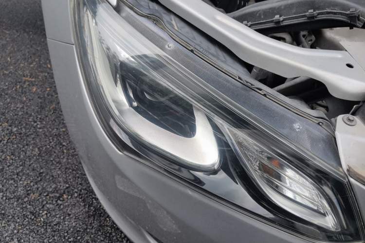 Used Buick GT 2015 15N Automatic Deluxe Edition Right Front Headlight