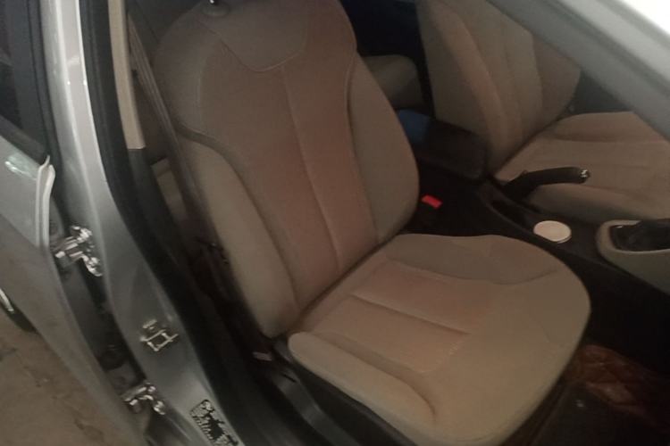 Used Buick GT 2015 15N Automatic Elite Version Right Front Seat