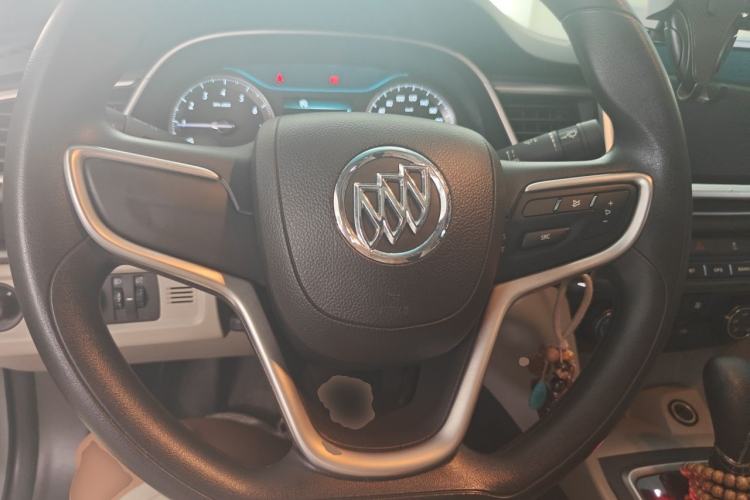 Used Buick GT 2015 15N Automatic Elite Version Steering Wheel