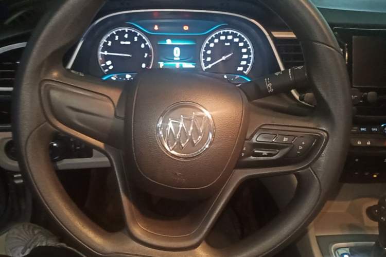 Used Buick GT 2015 15N Automatic Elite Version Steering Wheel