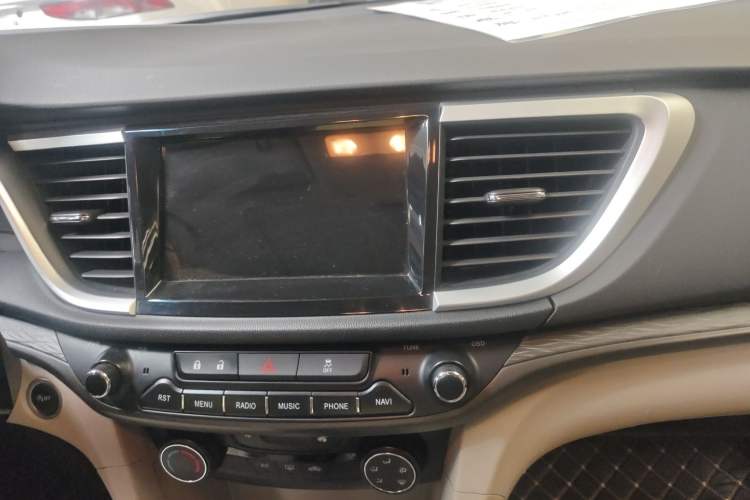 Used Buick GT 2015 15N Automatic Elite Version Audio And AC Panel
