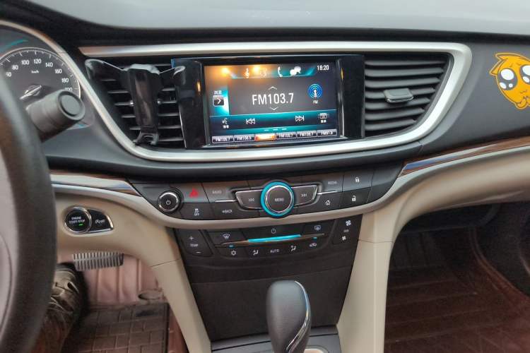 Used Buick GT 2015 15N Automatic Deluxe Edition Audio And AC Panel