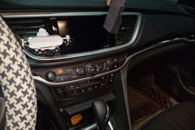 Used Buick GT 2015 15N Automatic Deluxe Edition Audio And AC Panel