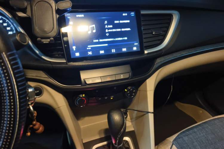Used Buick GT 2015 15N Automatic Elite Version Audio And AC Panel