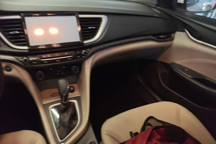 Used Buick GT 2015 15N Automatic Elite Version Audio And AC Panel